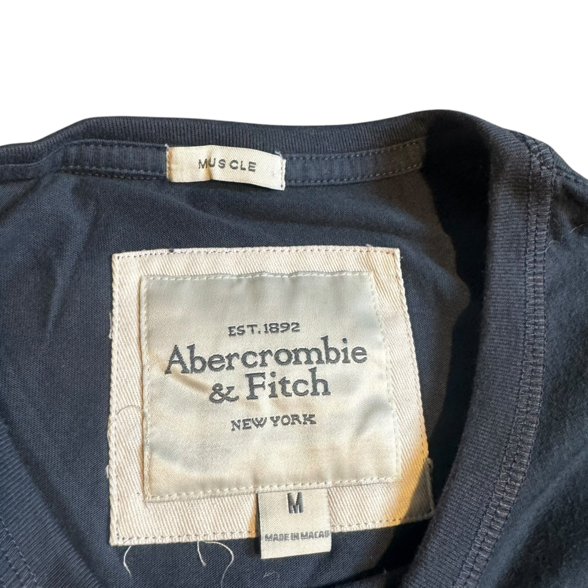 ABERCROMBIE & FITCH LONG SLEEVE - M