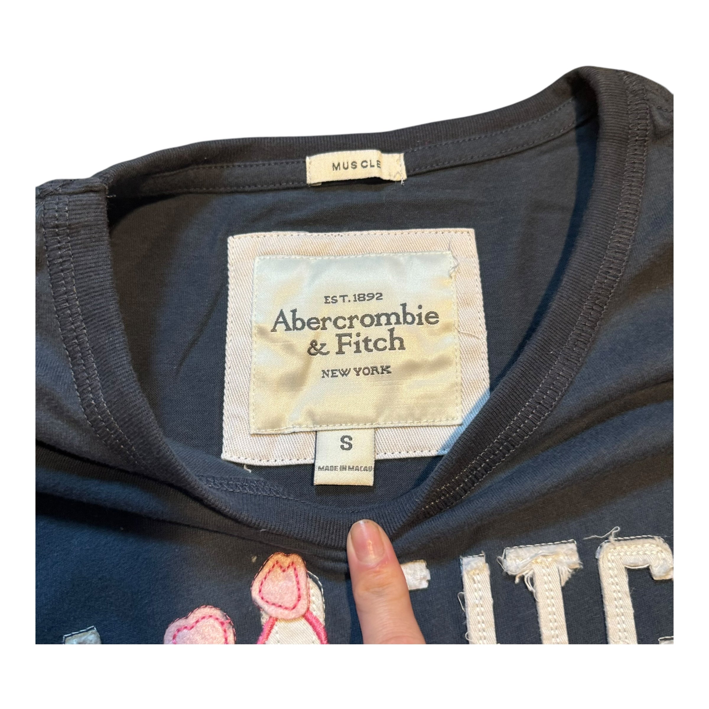 ABERCROMBIE & FITCH LONG SLEEVE - S