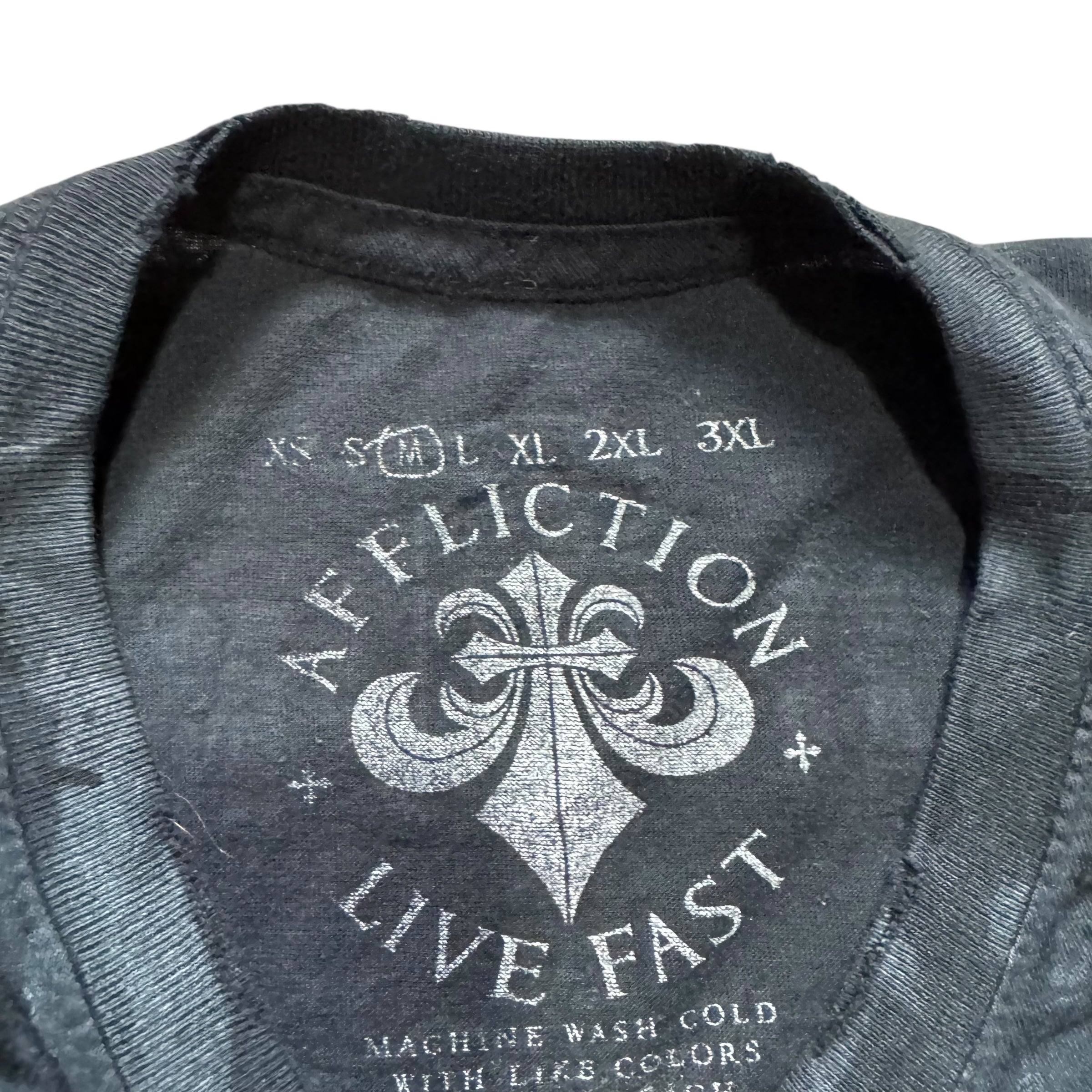 AFFLICTION VINTAGE TEE - M