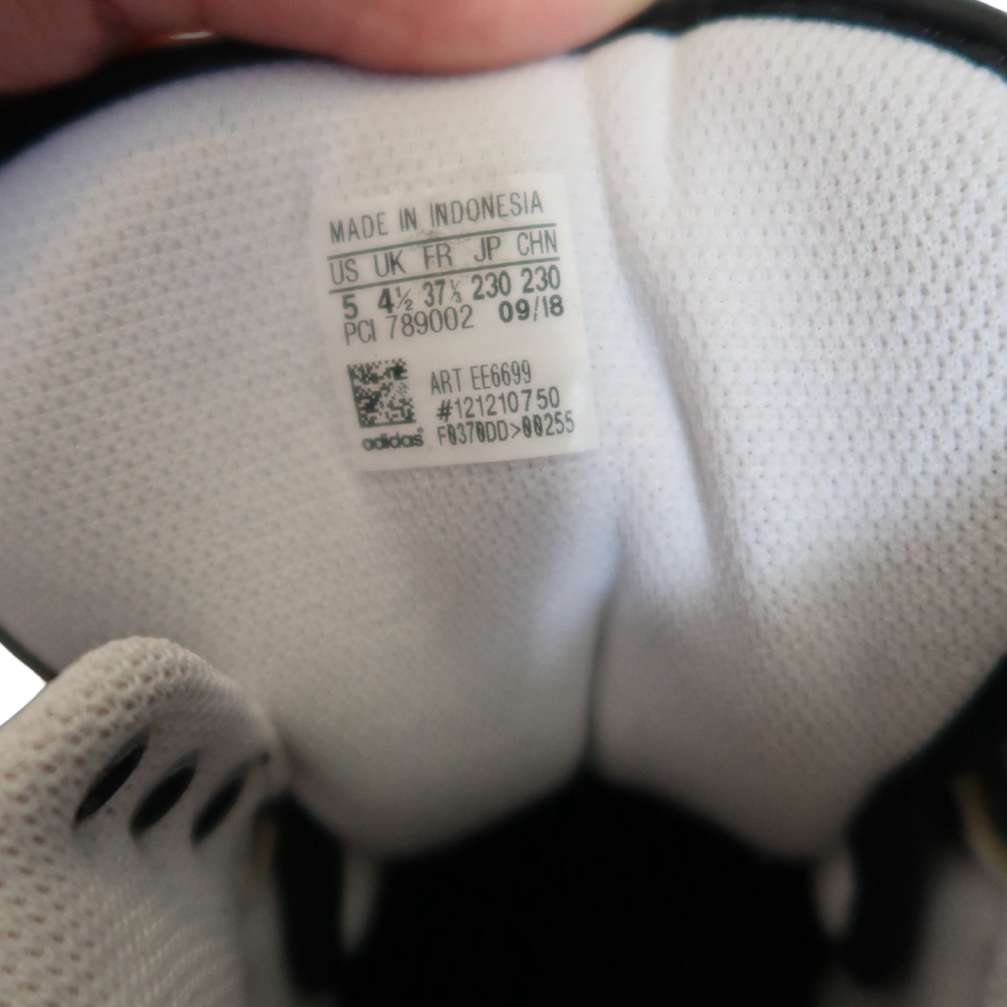 ADIDAS ORIGINAL SHOE - EU37