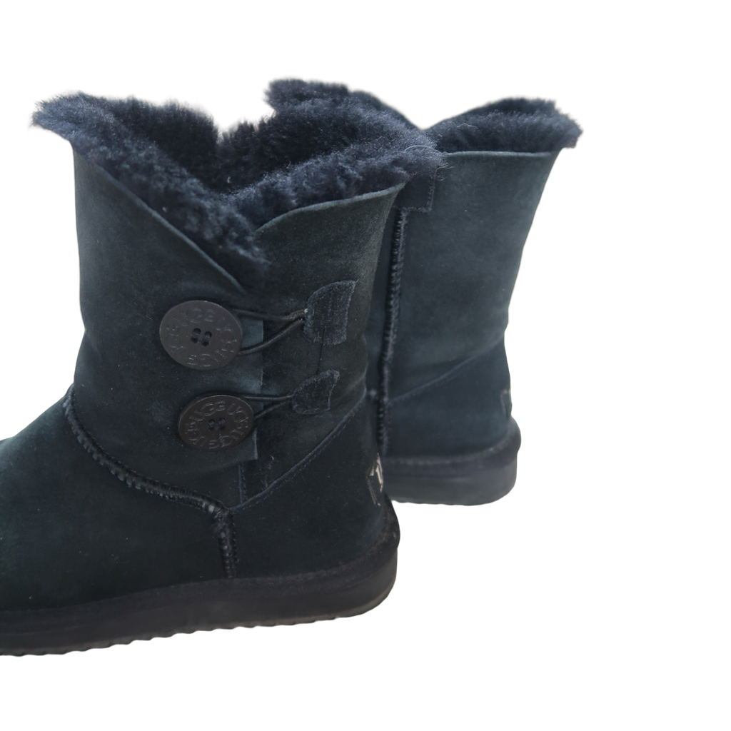 BLACK UGG FUR - EU38