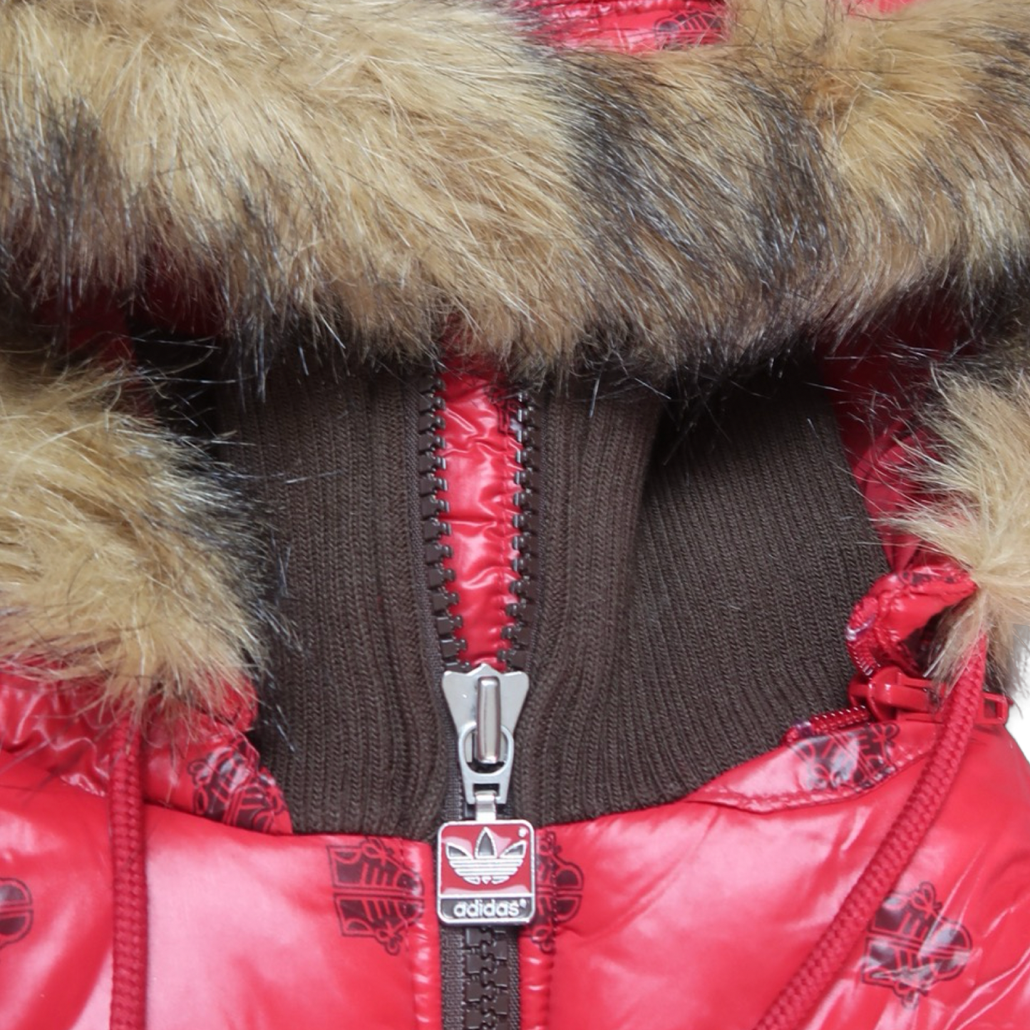 VINTAGE ADIDAS FUR VEST - M